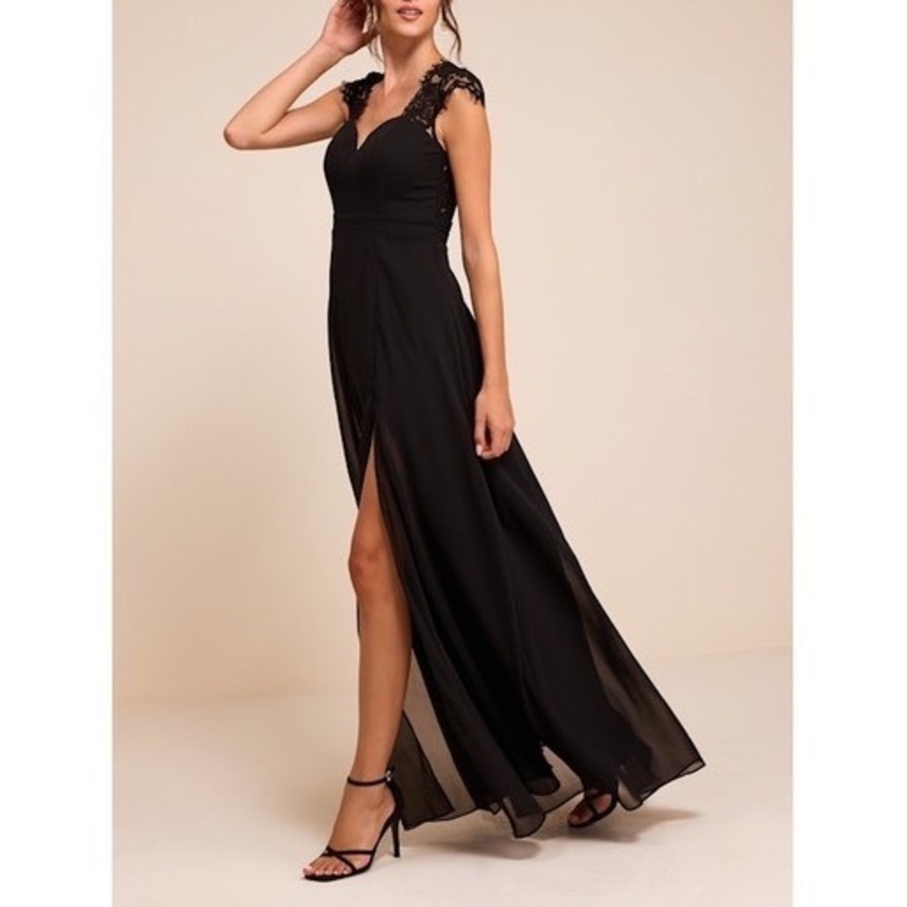 NWT Lulus Momentous Moments Black Lace Backless Maxi Dress Medium